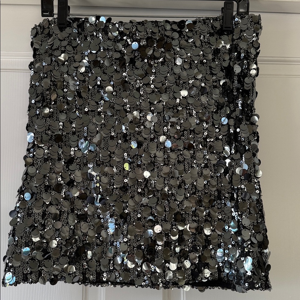 NWT Gunmetal (Grey/Green) Sequin Mini Skirt - L (can fit as a M)